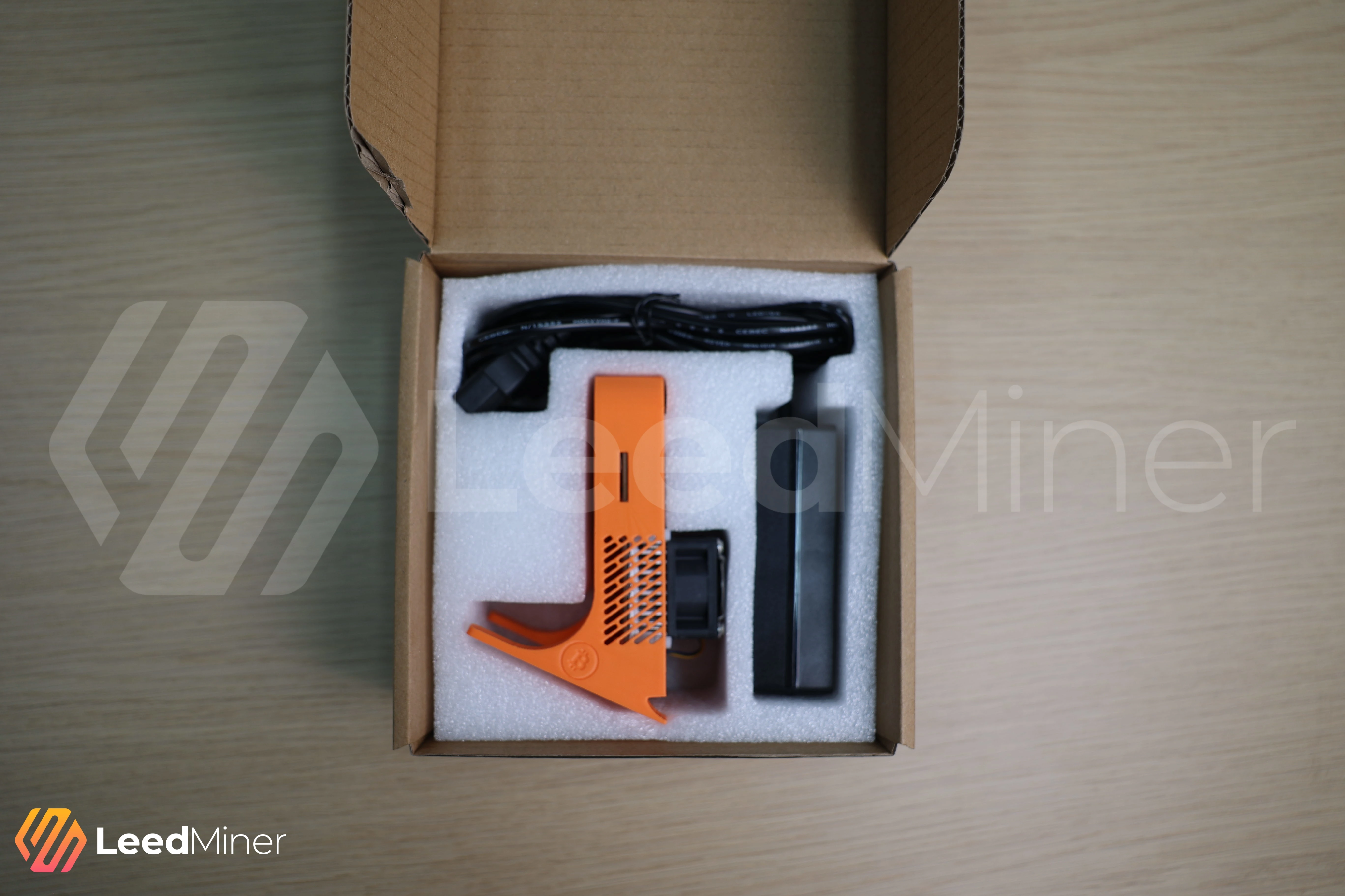 unbox the package Bitaxe Gamma 601